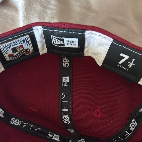 Fitted New Era Phillies Cap 7 1/4 - Picture 3 of 4